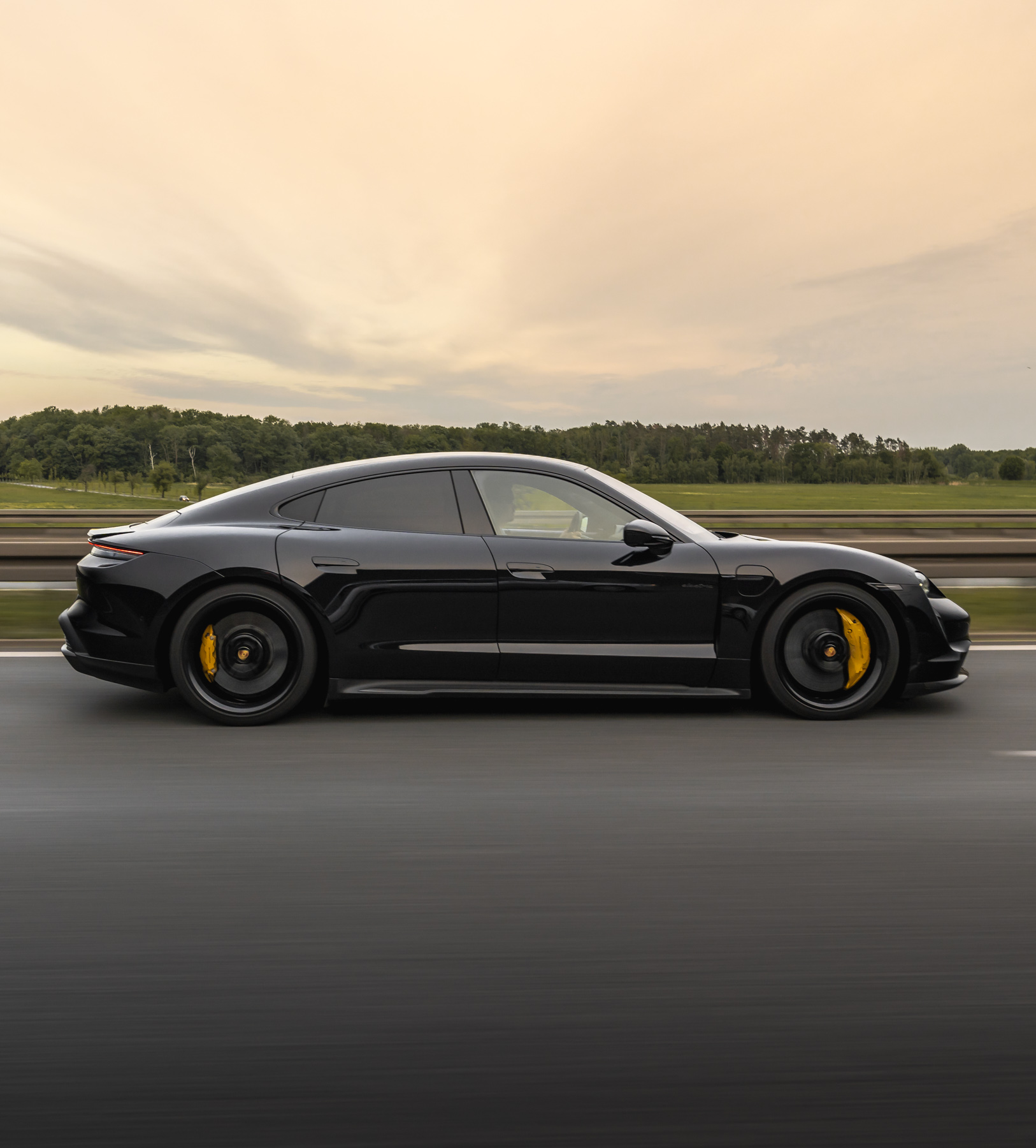 porsche taycan sprzedaż 