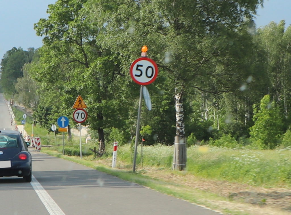 nadmiar znaków na drogach 
