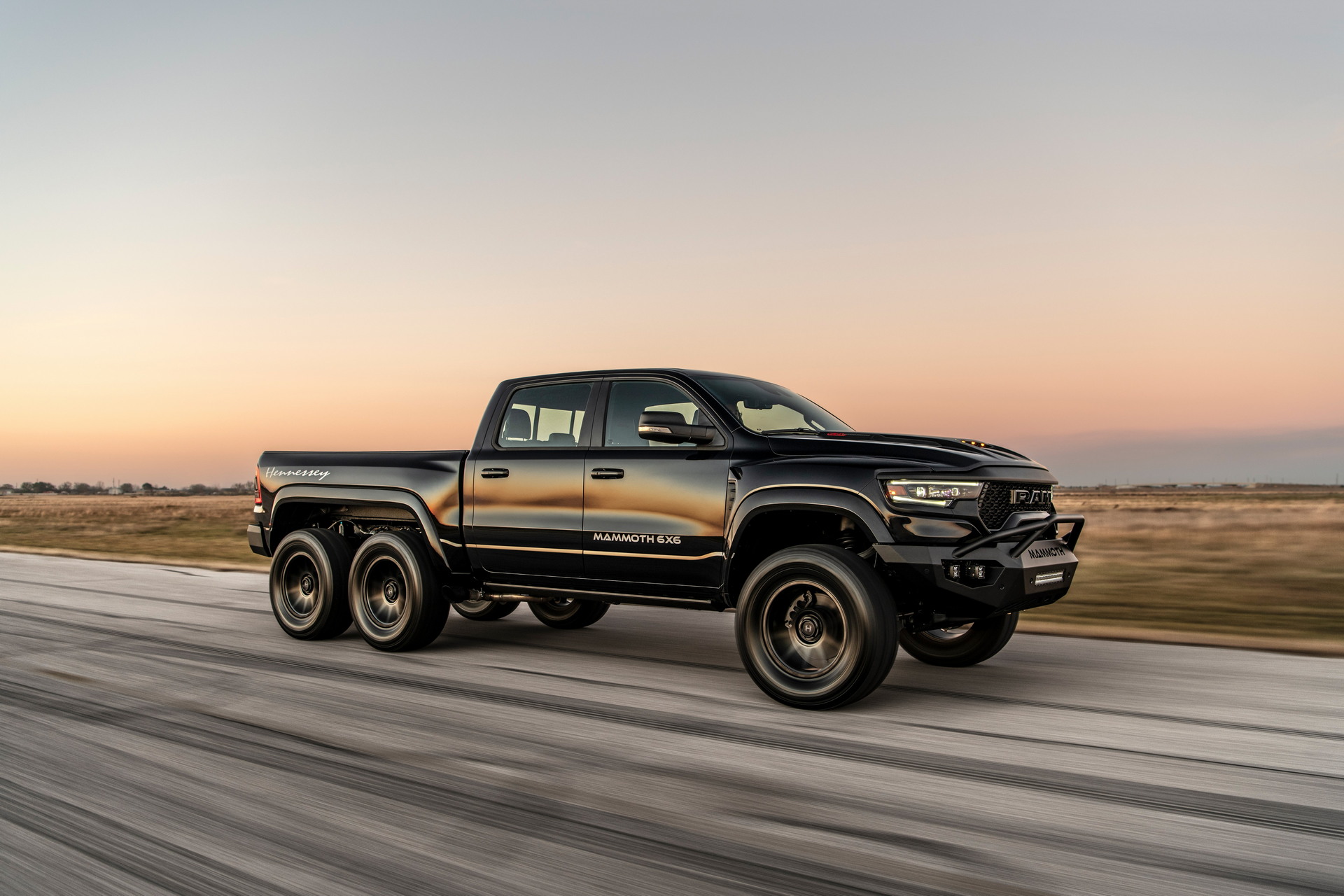 Hennessey Mammoth 1000 6x6 TRX