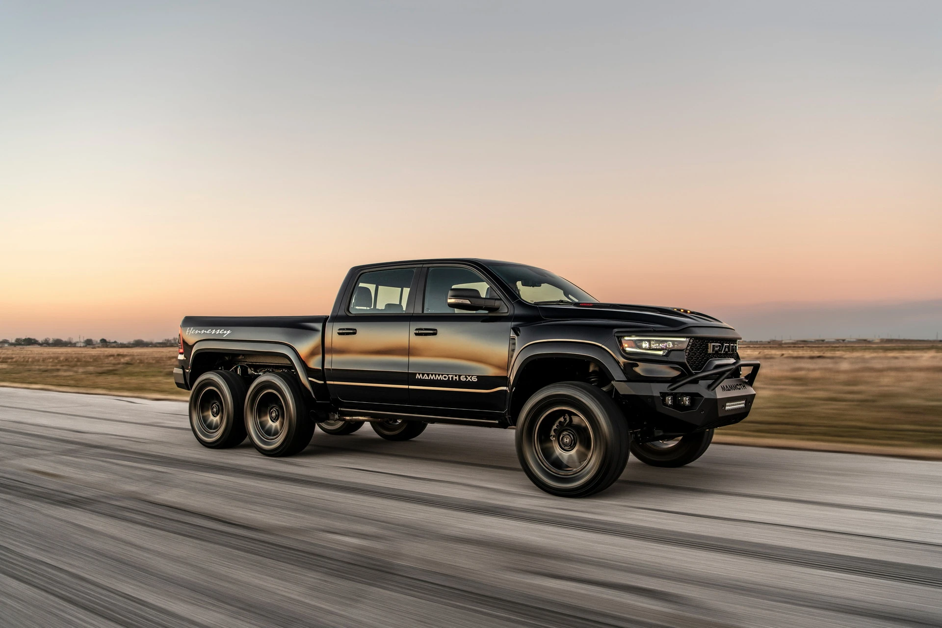 Hennessey Mammoth 1000 6x6 TRX