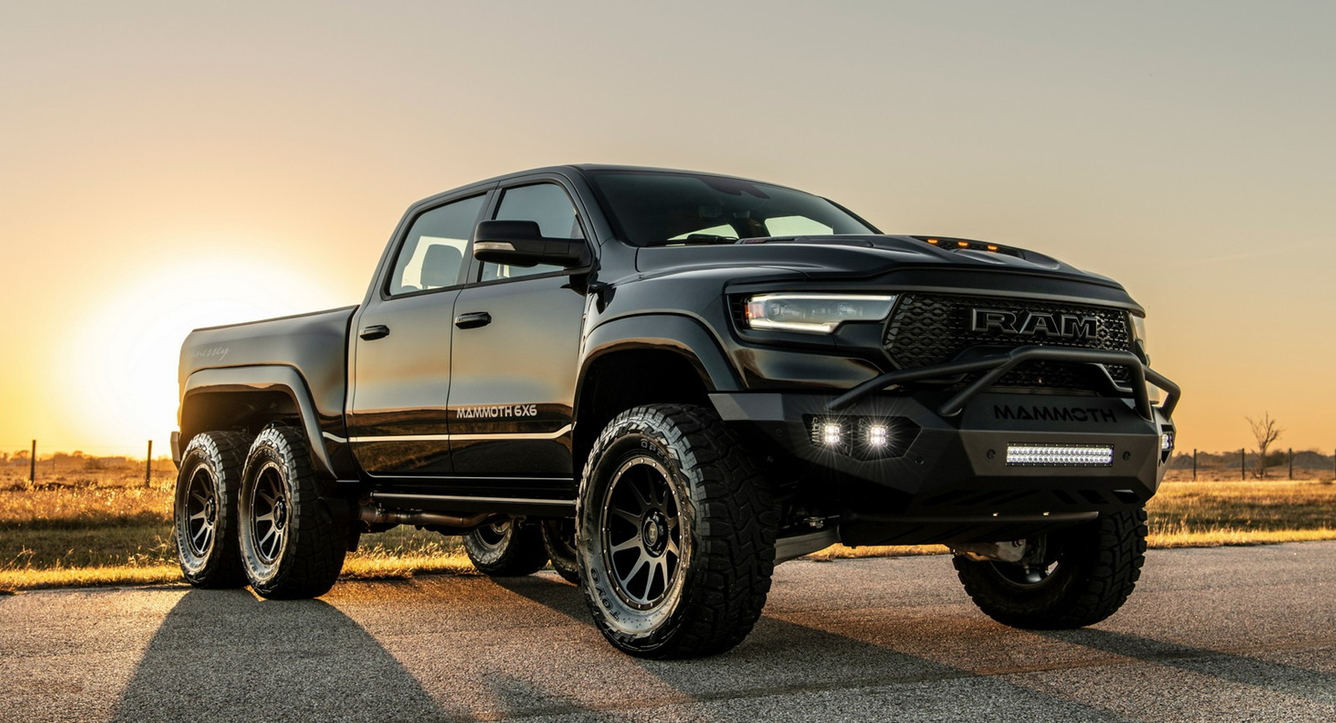 Hennessey Mammoth 1000 6x6 TRX  