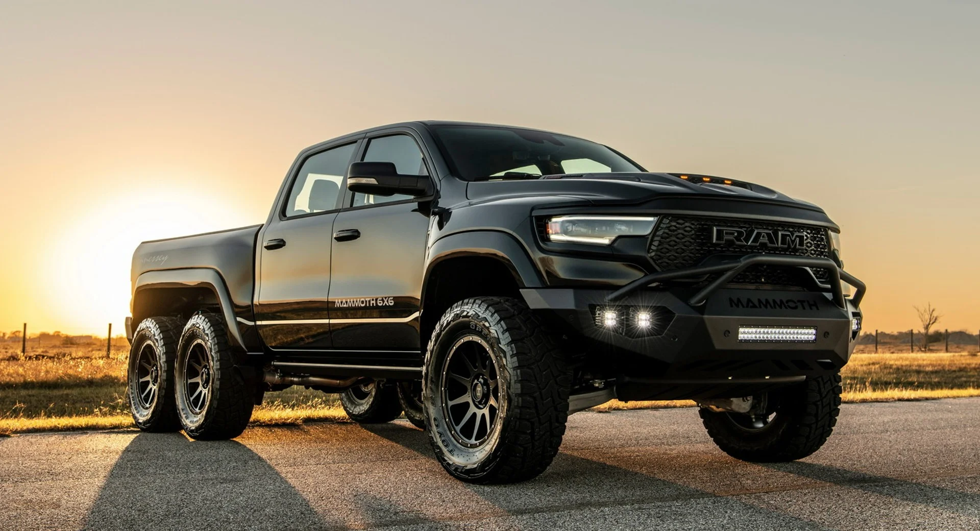 Hennessey Mammoth 1000 6x6 TRX  