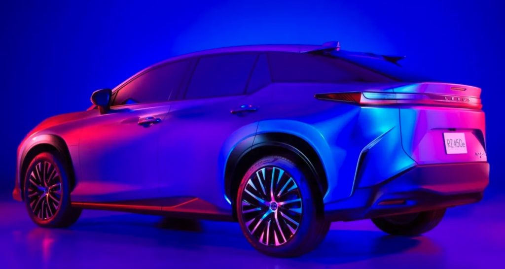 Lexus RZ 450e tył 
