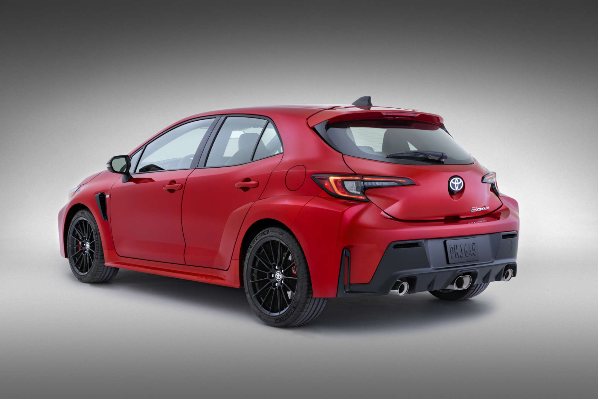 Nietypowa Toyota Corolla znalazła się w Polsce. Jej wyjątkowość podkreślono nożem