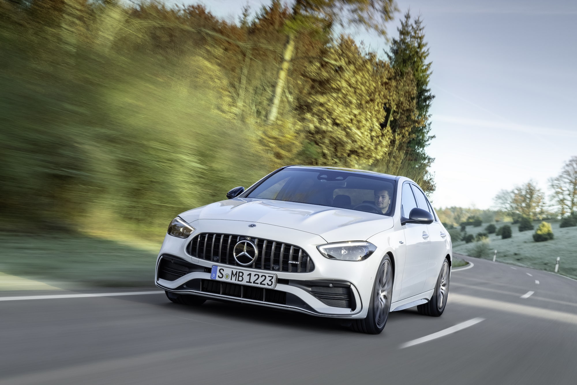 Nowy Mercedes C 43 AMG oficjalnie. Ma tylko 4 cylindry, ale za to jakie