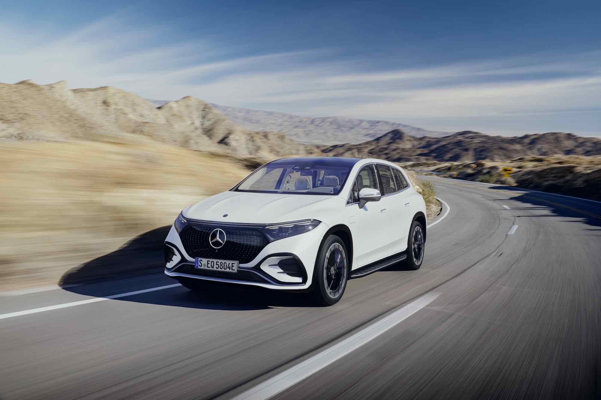 Mercedes EQS SUV oficjalnie. Piękne wnętrze i 660 km zasięgu