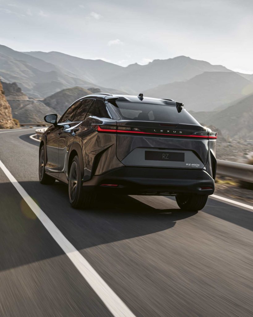 Lexus RZ test