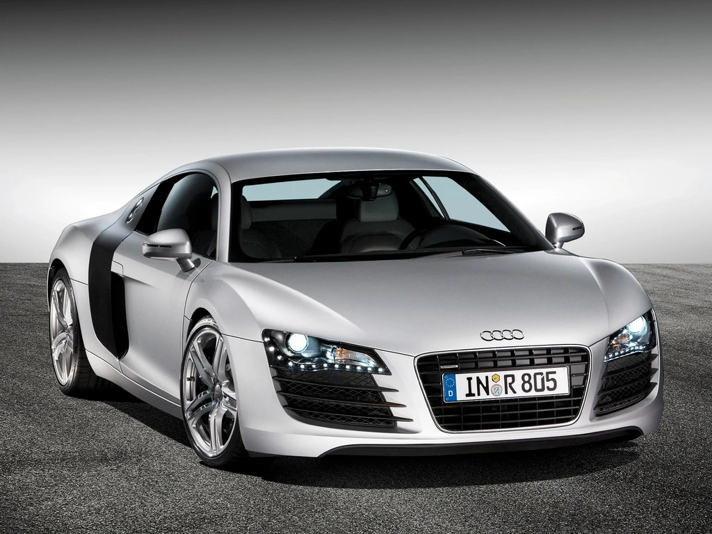 Audi R8 cena 