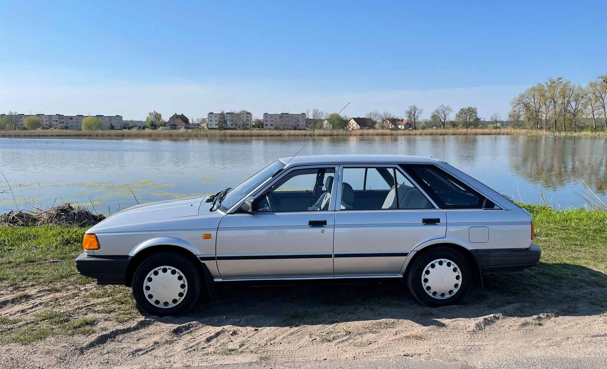 nissan sunny b12 