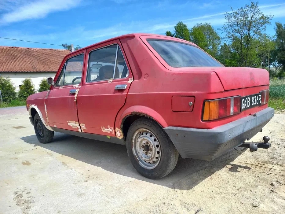 Bitwa złomów: Fiat 126p NFT kontra Zastava Janka Muzykanta