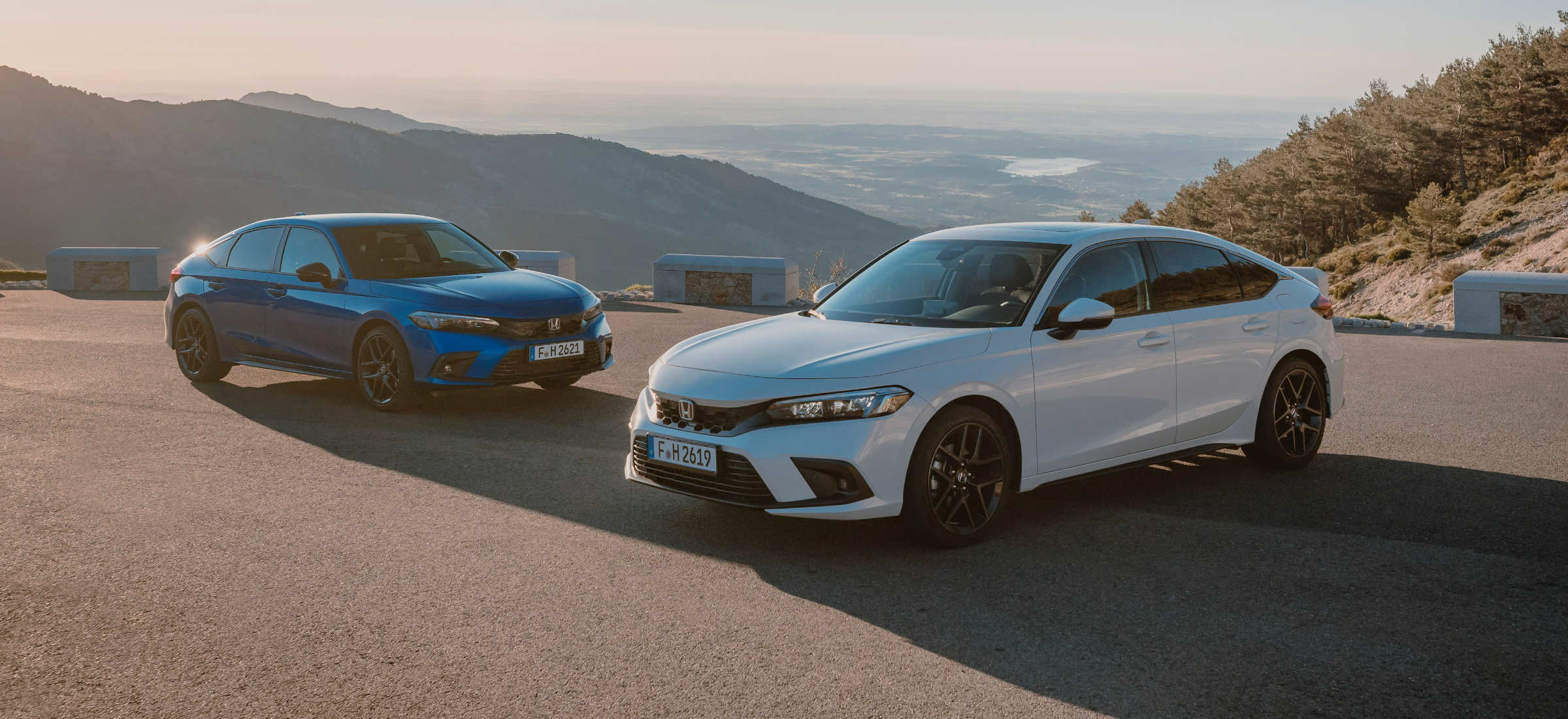 Nowa Honda Civic nie ma skrzyni biegów, a mimo to je zmienia