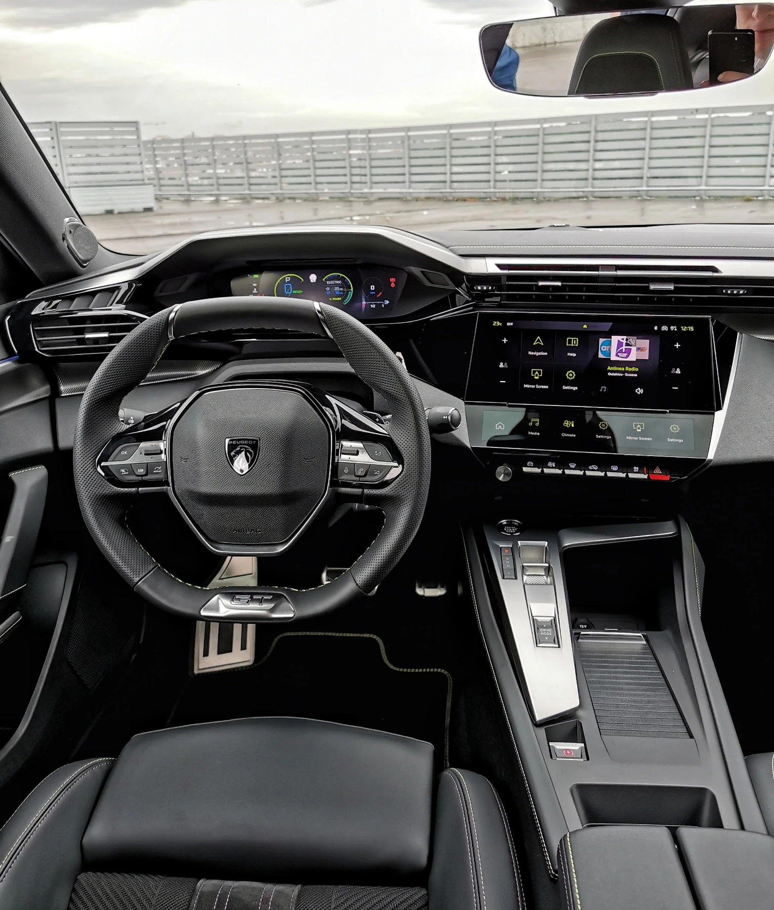 peugeot 408 wnętrze