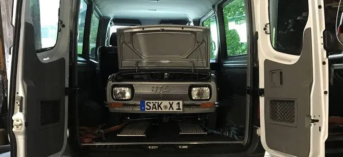 Oto Audi X1. Nie jest to ani Audi, ani X1, ale jest elektryczne i bardzo drogie
