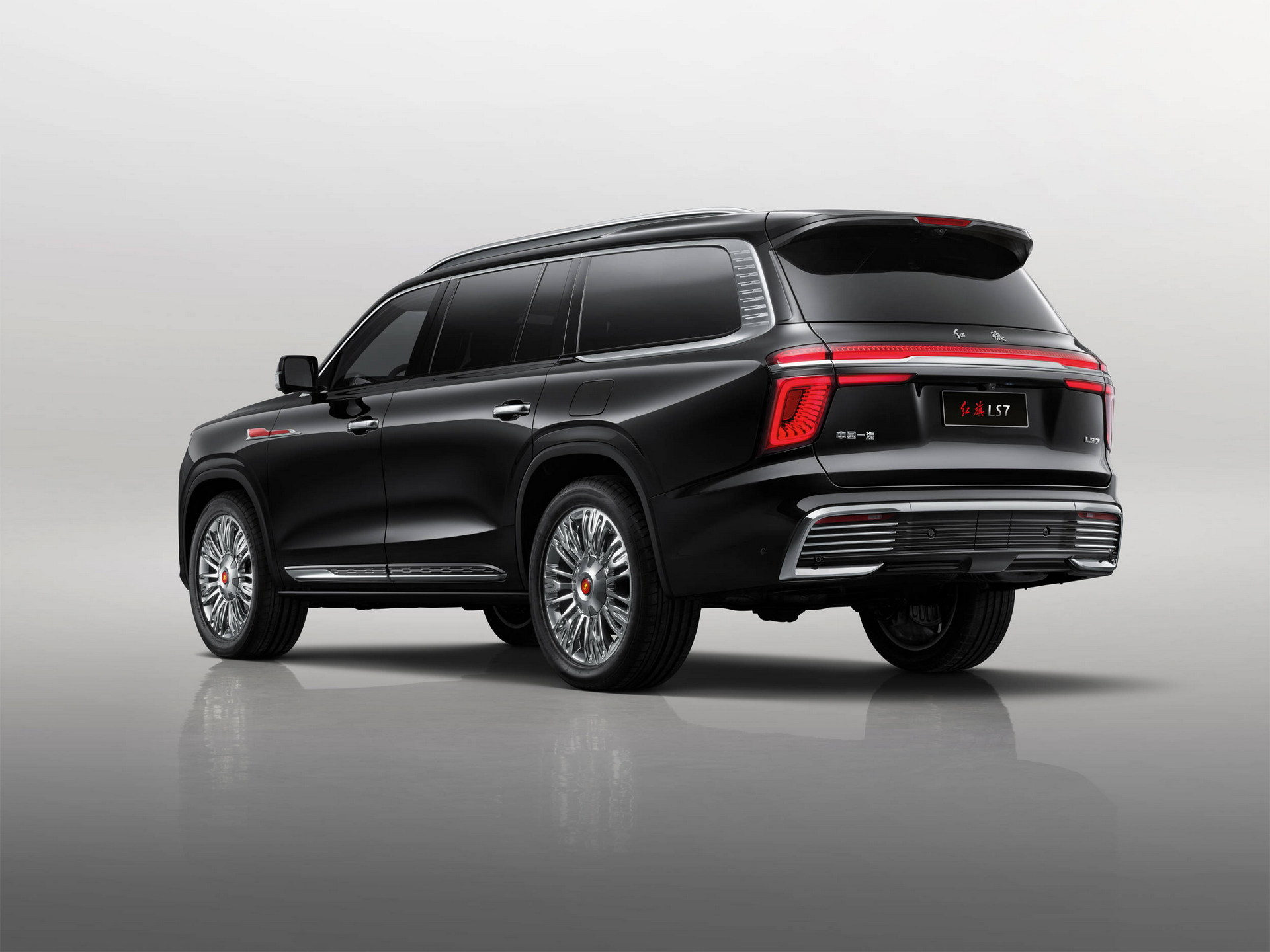 Oto SUV za 1 mln zł z chińskim V8. Bogaci Chińczycy nie chcą aut z importu