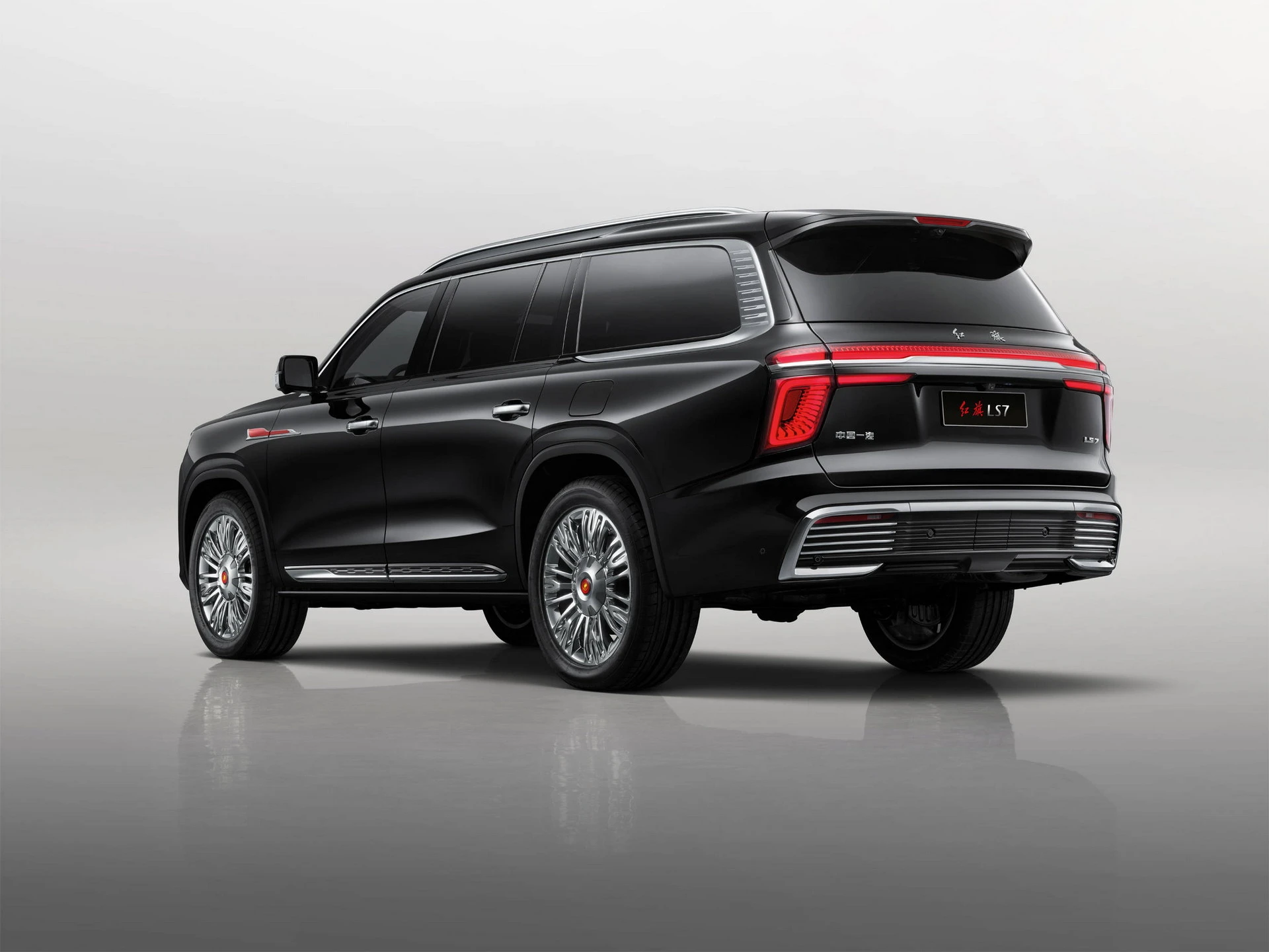 Oto SUV za 1 mln zł z chińskim V8. Bogaci Chińczycy nie chcą aut z importu