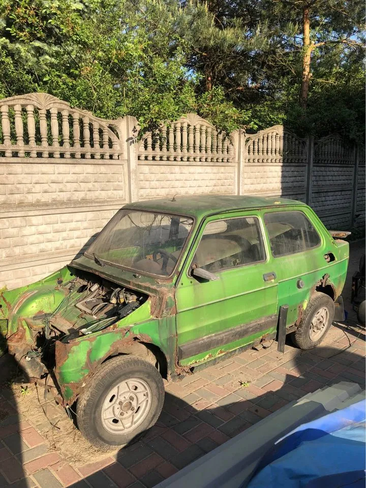 maluch sedan 