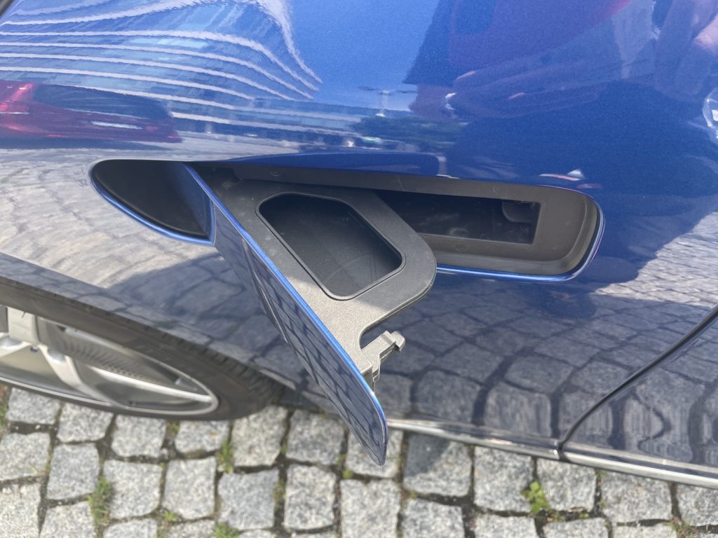 mercedes eqe
