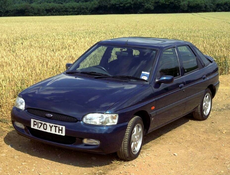 Na sprzedaż jest Ford Escort, ale go nie zobaczycie. Włączcie wyobraźnię