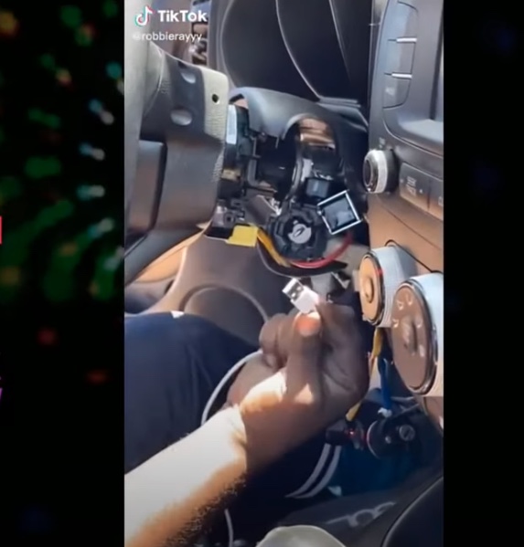 kabel usb kradzież kia 