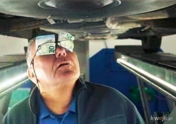 Toyota iQ zarejestrowana jako czterokołowiec. VIN to rzecz nabita