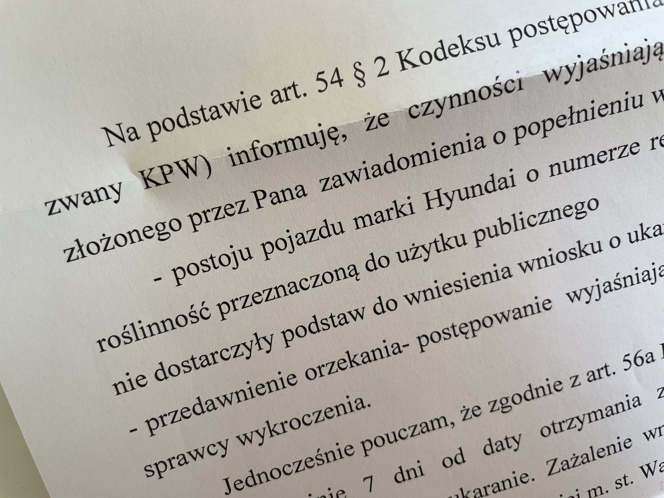 Tablice rejestracyjne są zbyteczne, skoro służby nie potrafią ustalić sprawcy nawet mając je na tacy