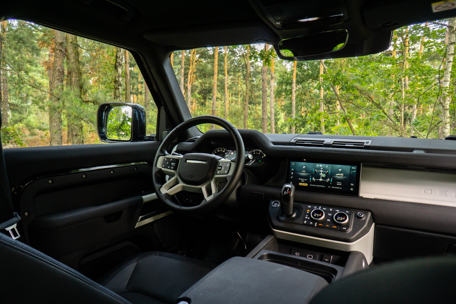nowy land rover defender 