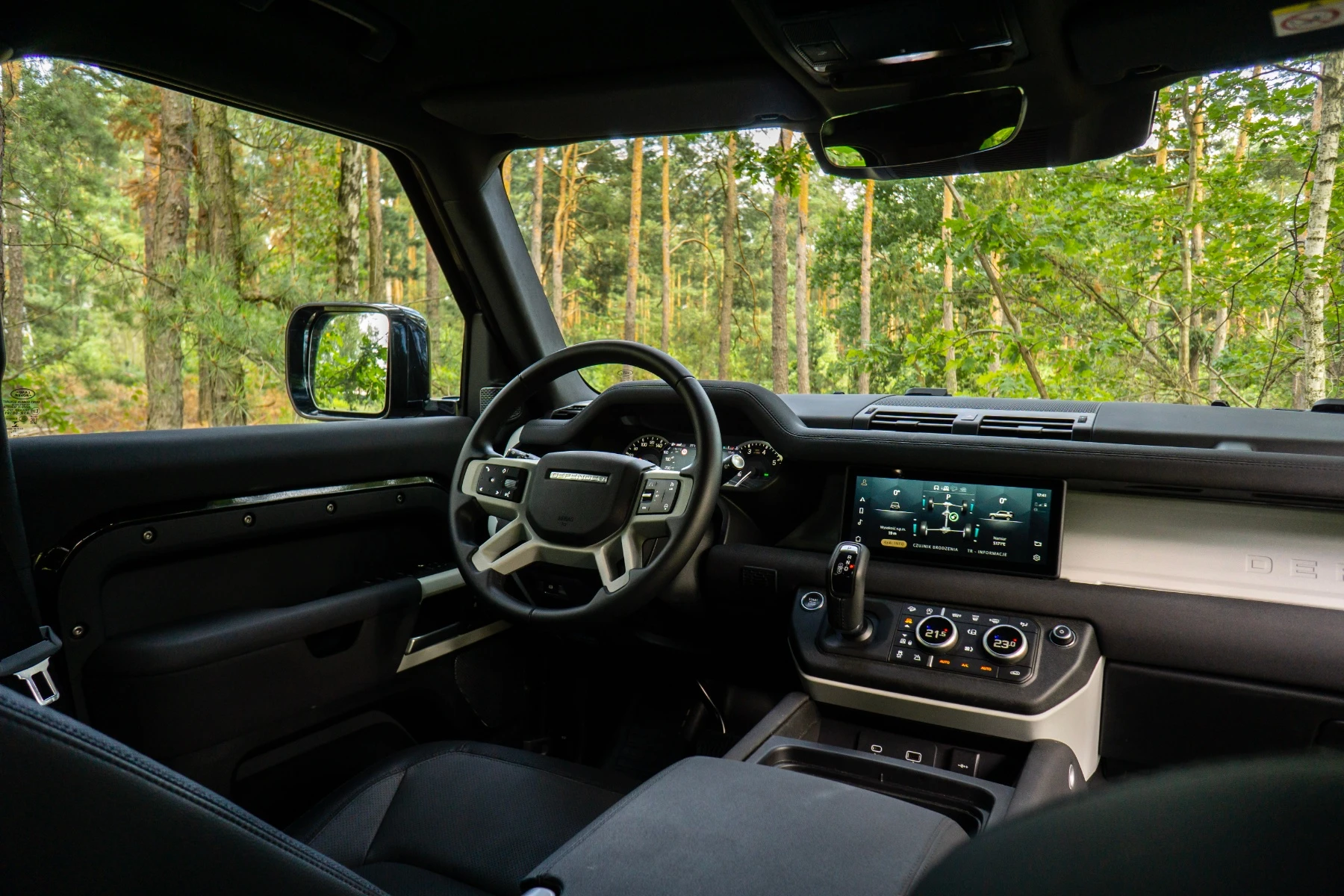 nowy land rover defender 