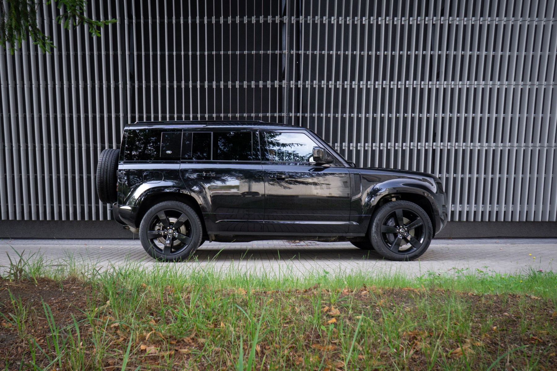 nowy land rover defender