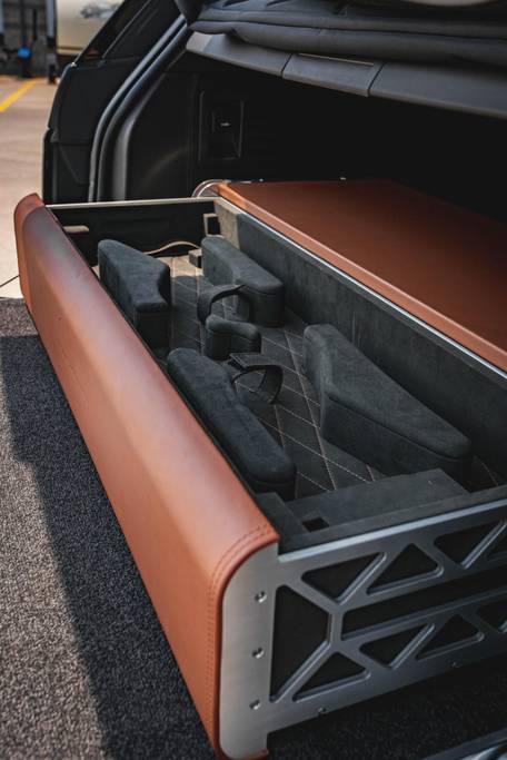 Range Rover SV Autobiography Holland &amp; Holland 