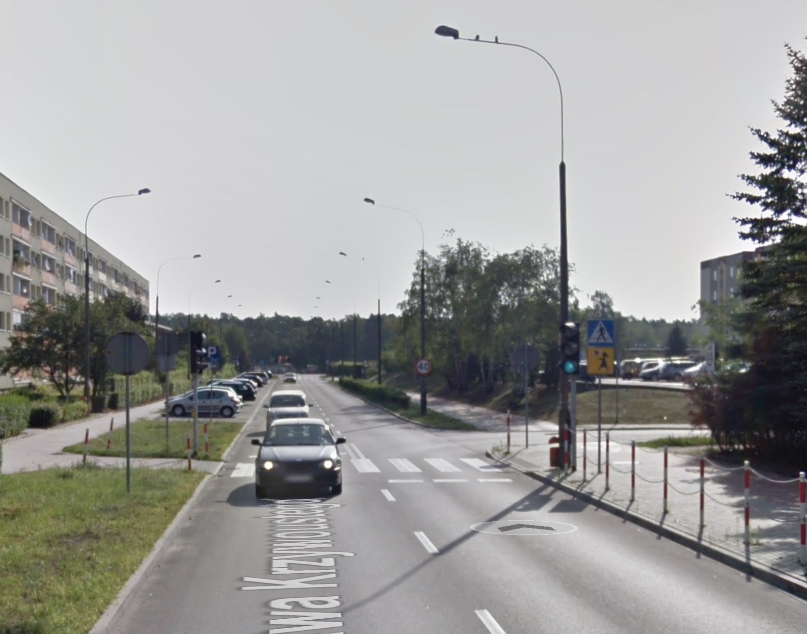 Zbudowali drogę rowerową, zapomnieli o przejeździe. Rozwiązanie: zsiąść i przeprowadzić rower