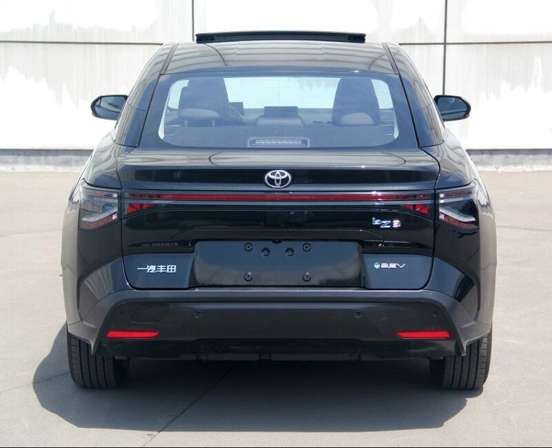 elektryczna toyota bZ3 