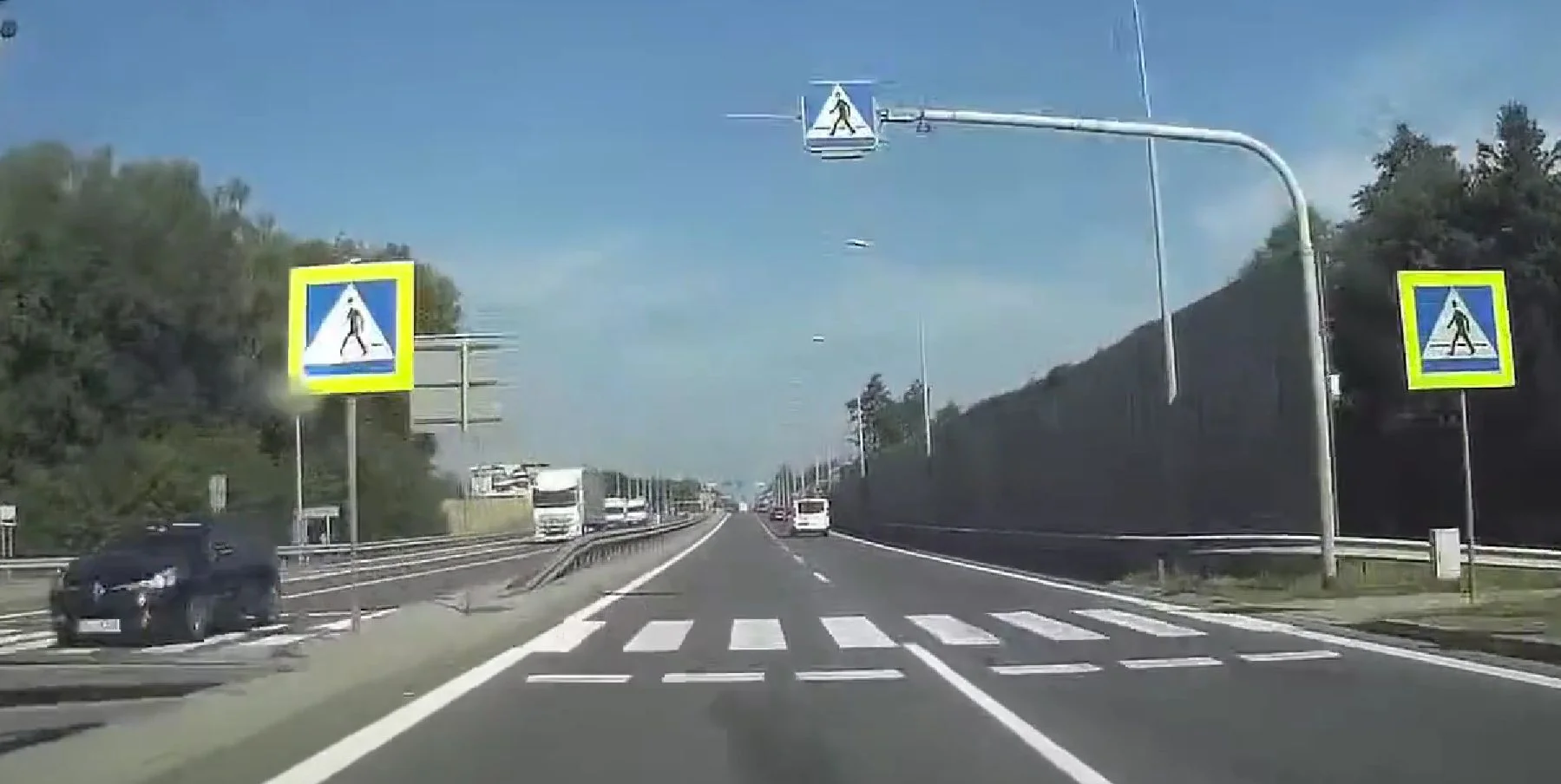 wyprzedzanie na przejściu dla pieszych