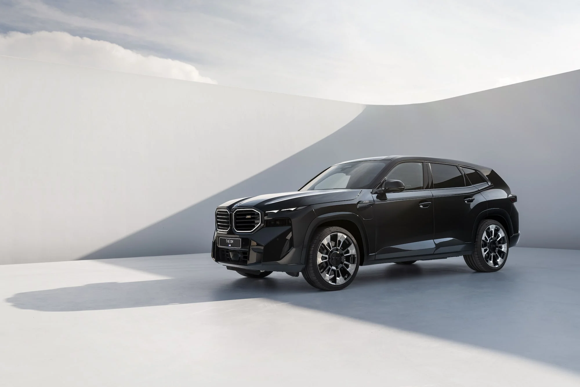 bmw xm premiera