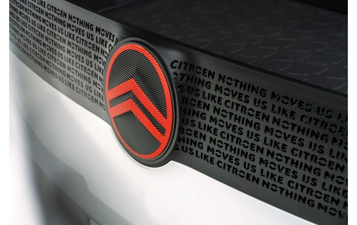 Citroen ma nowe logo. Nowe, czyli takie sprzed stu lat. Jeśli coś jest dobre…
