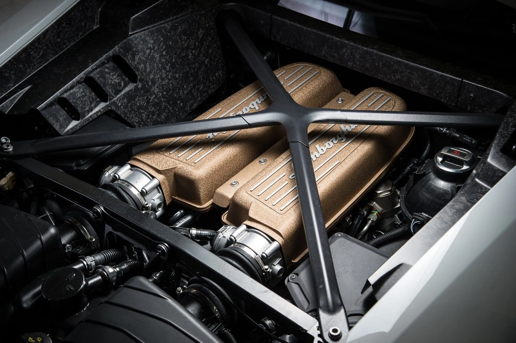 Lamborghini V10