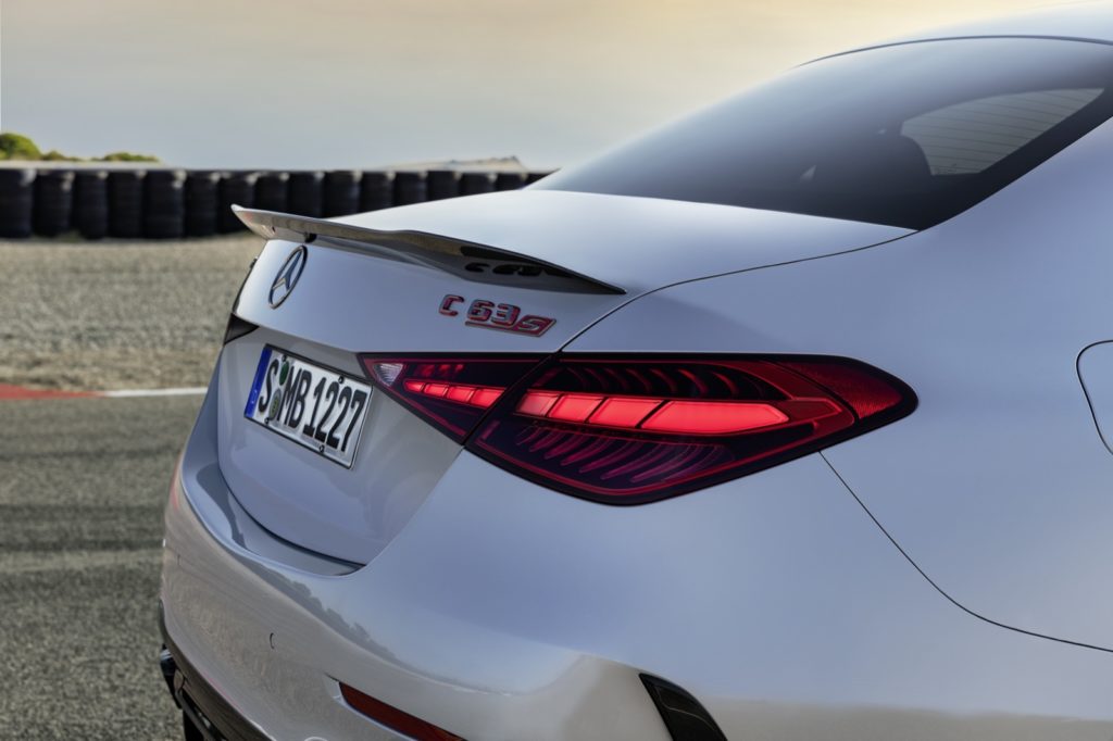 Mercedes-AMG C 63 S E PERFORMANCE Limousine und T-Modell // Mercedes-AMG C 63 S E PERFORMANCE Sedan and Estate