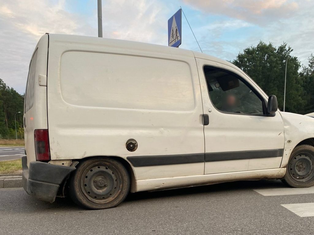 peugeot-partner-drewniane-amortyzatory3