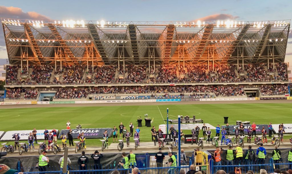 trybuna wschodnia stadion Rzeszów 