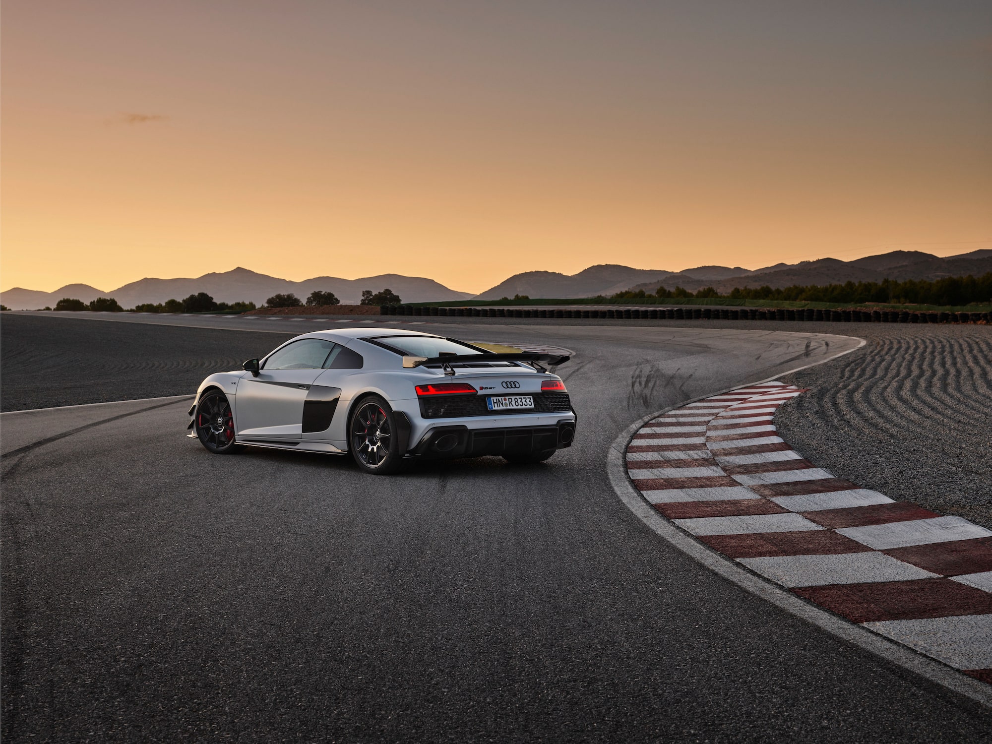 Audi R8 Coupe V10 GT RWD 