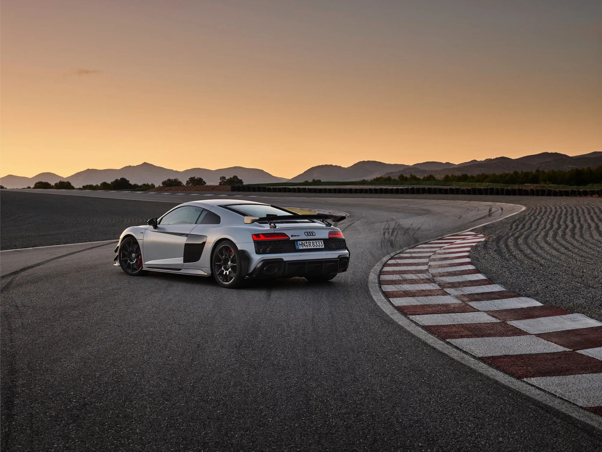 Audi R8 Coupe V10 GT RWD 