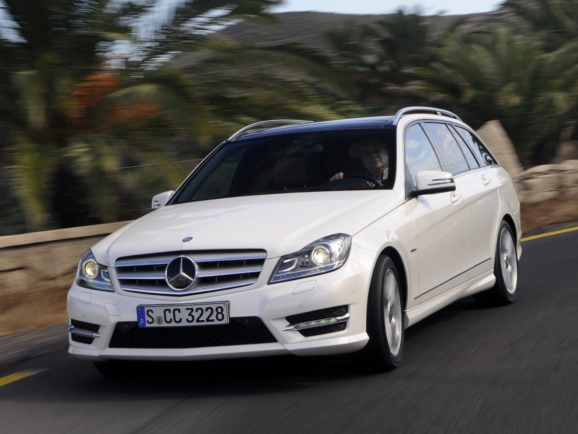 Mercedes klasy C W204 awarie ceny samochodów 2022 