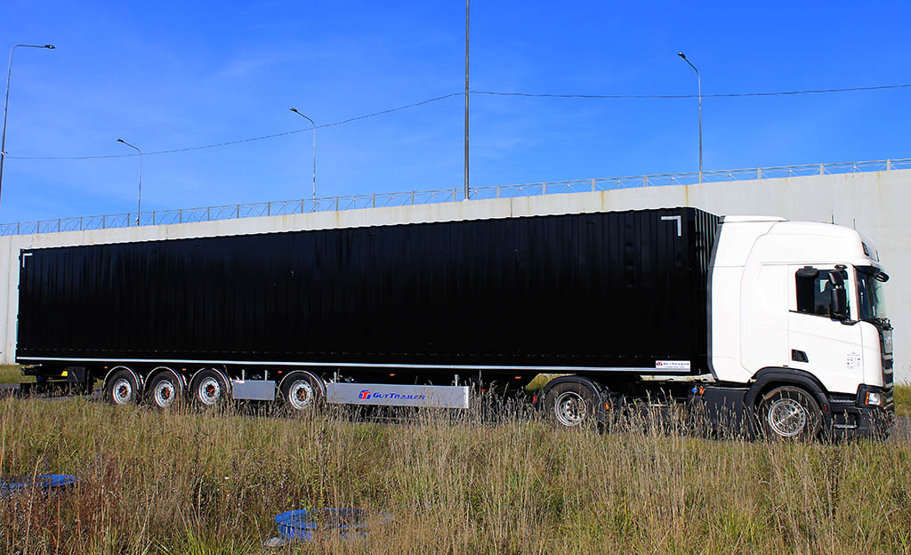 Fot. Gut Trailers 25 m długości