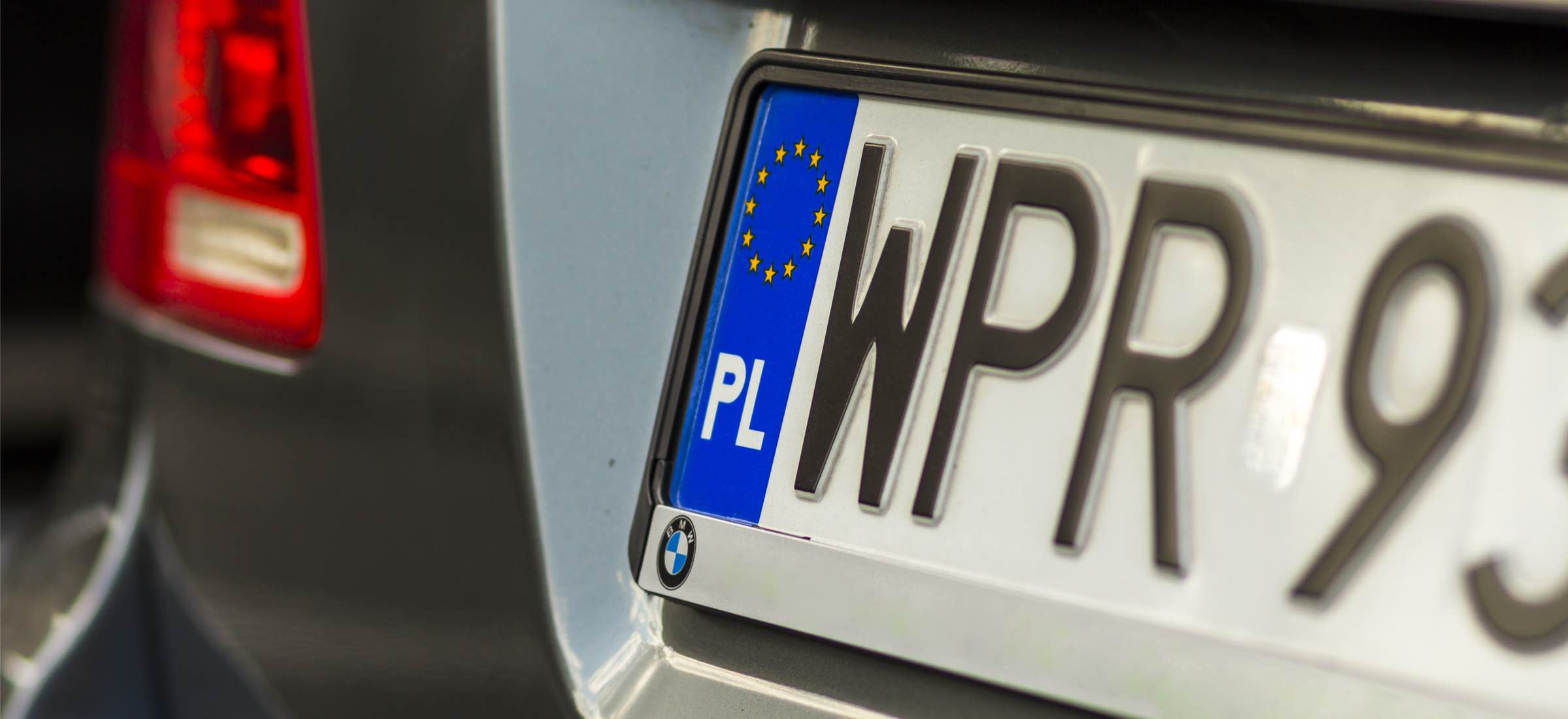 obowiązkowe wyposażenie samochodu