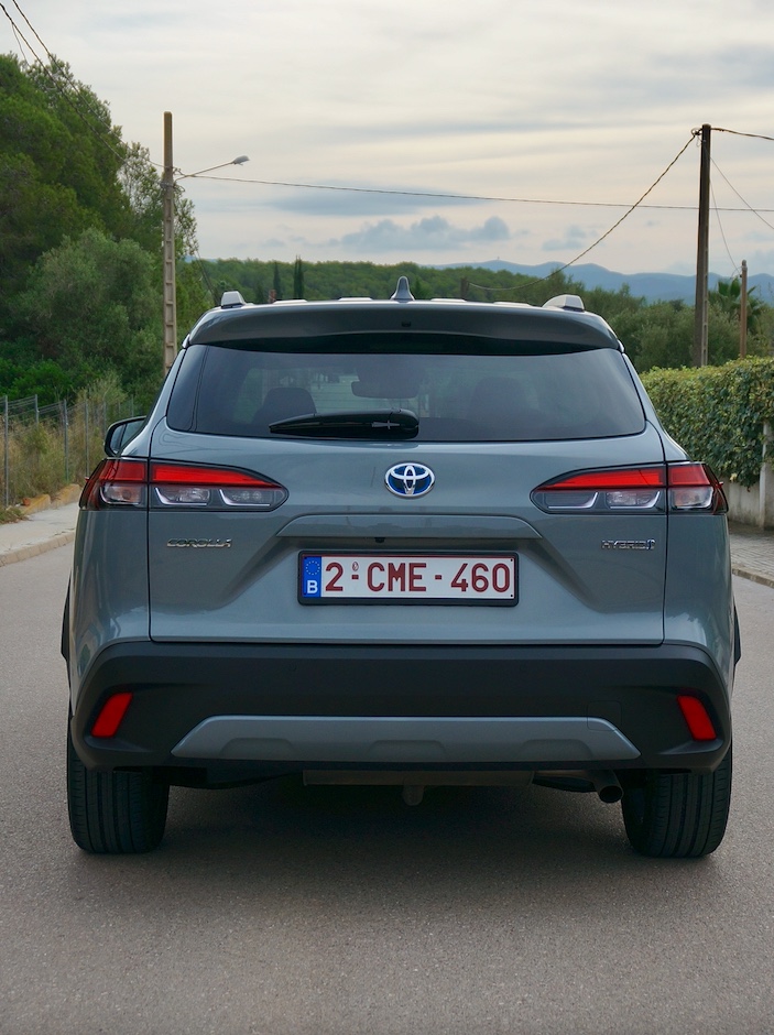 Toyota Corolla SUV tył 