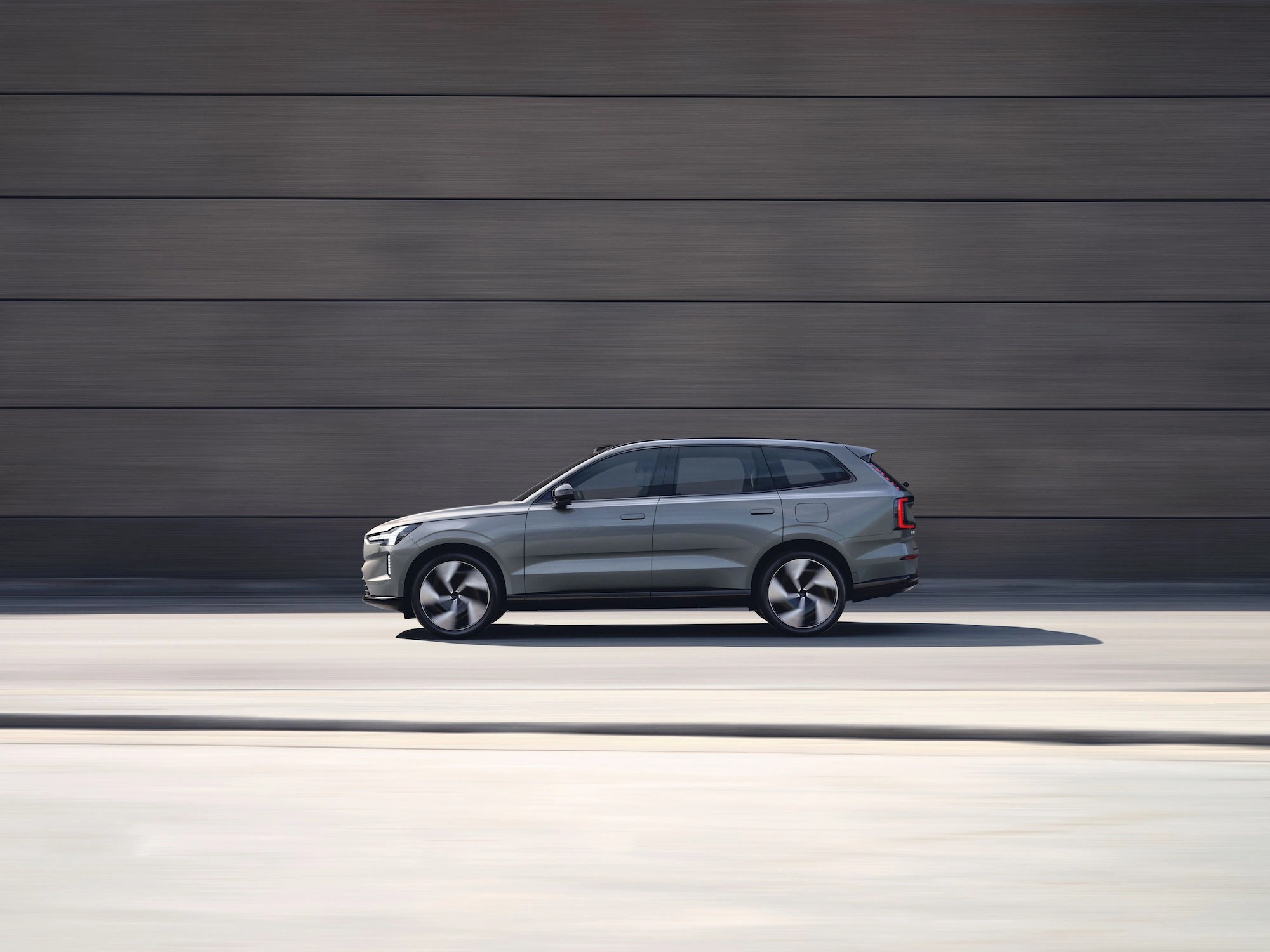 Nowe Volvo EX90 oficjalnie. Monstrualny akumulator i ogromna moc