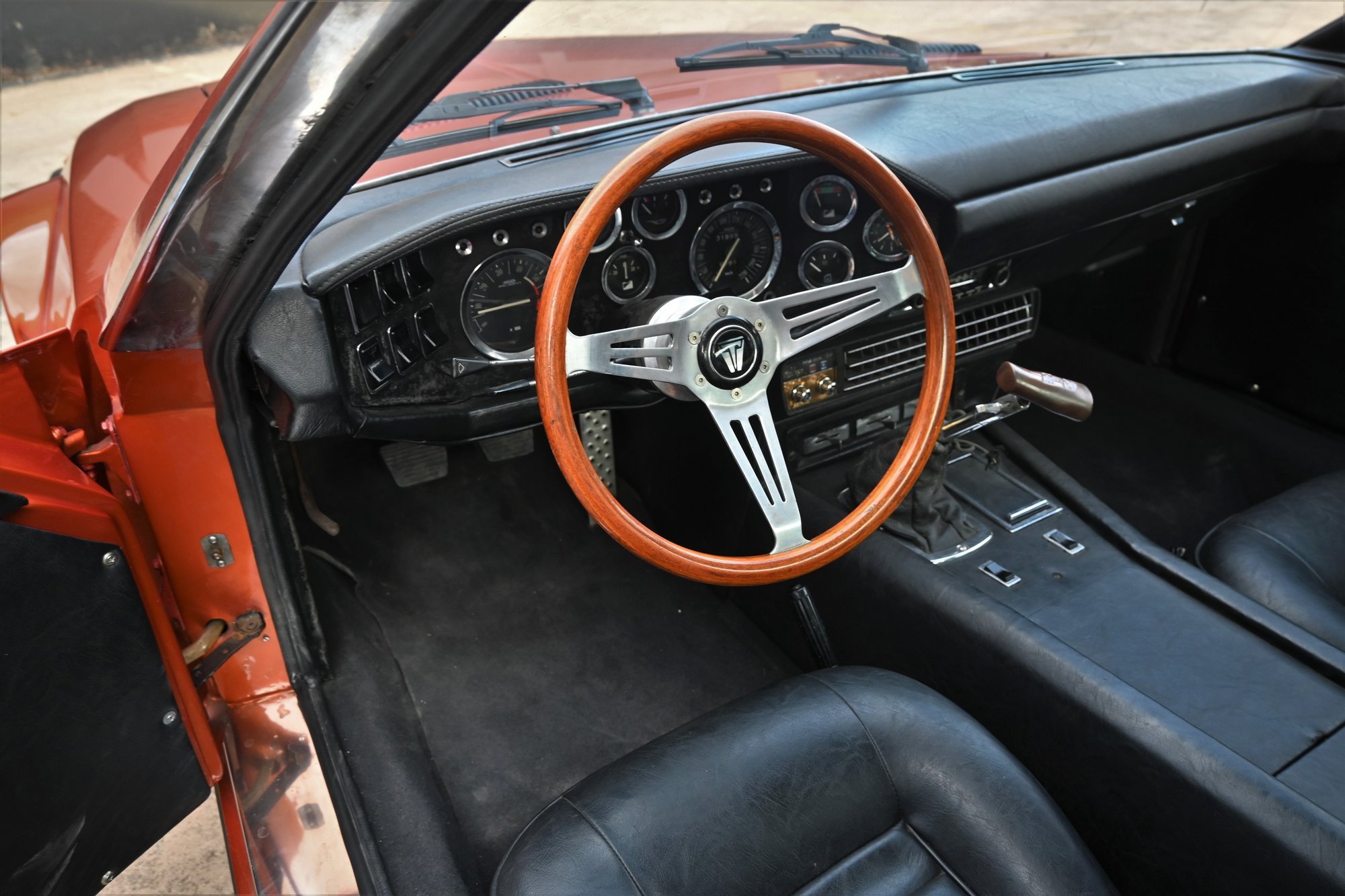 Dodge Serra Boulevard 3700 GT