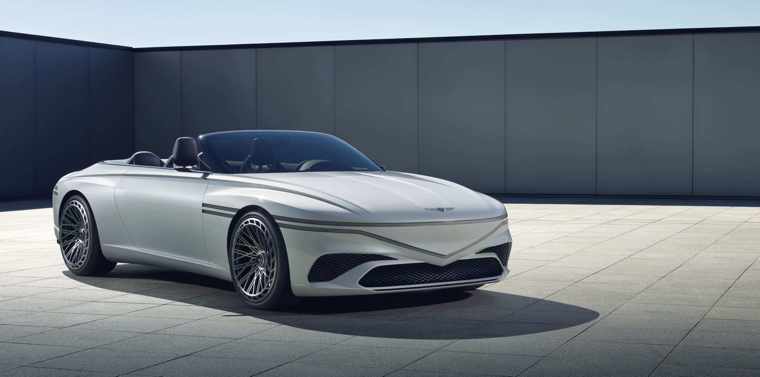 Czy powstają jeszcze piękne samochody? Jeden na pewno – oto Genesis X Convertible