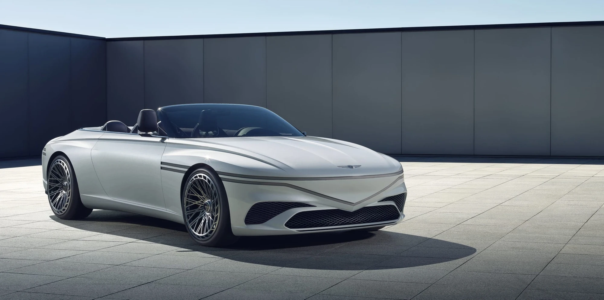 Czy powstają jeszcze piękne samochody? Jeden na pewno &#8211; oto Genesis X Convertible