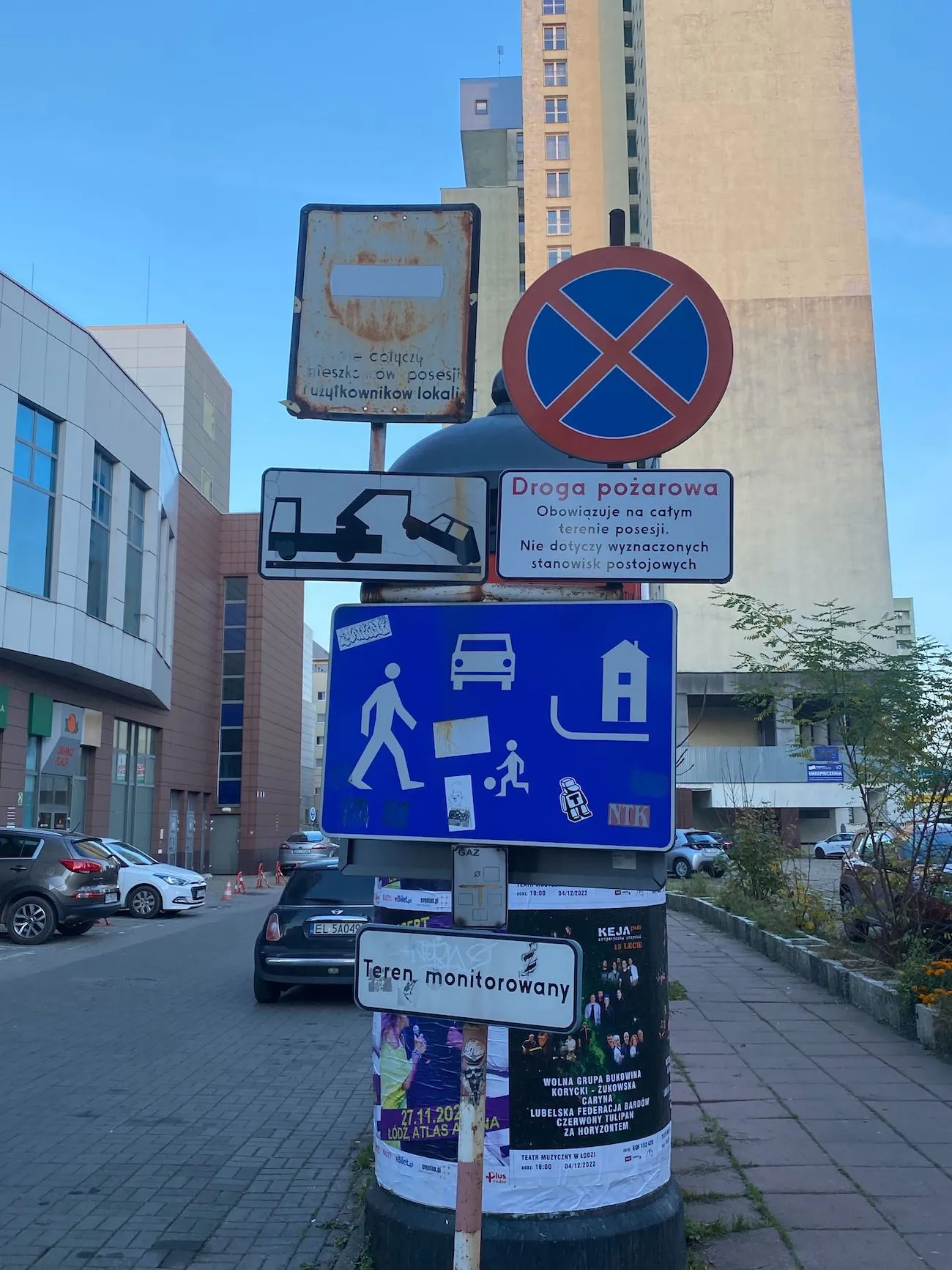 Znaki drogowe w Polsce stawiał chyba sam diabeł. I miał przy tym sporo frajdy