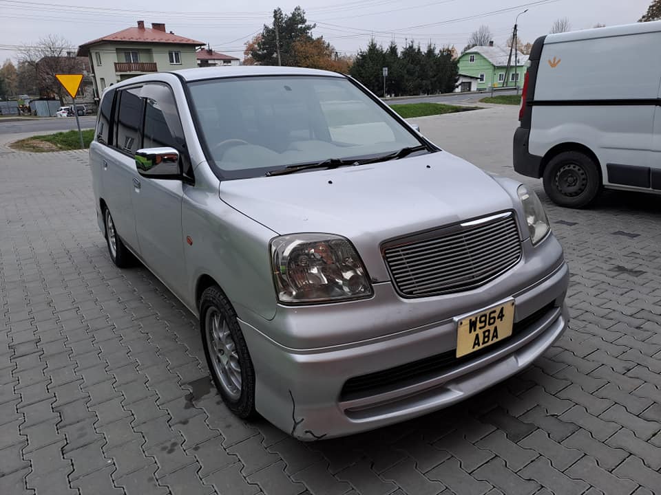 Mitsubishi Dion 